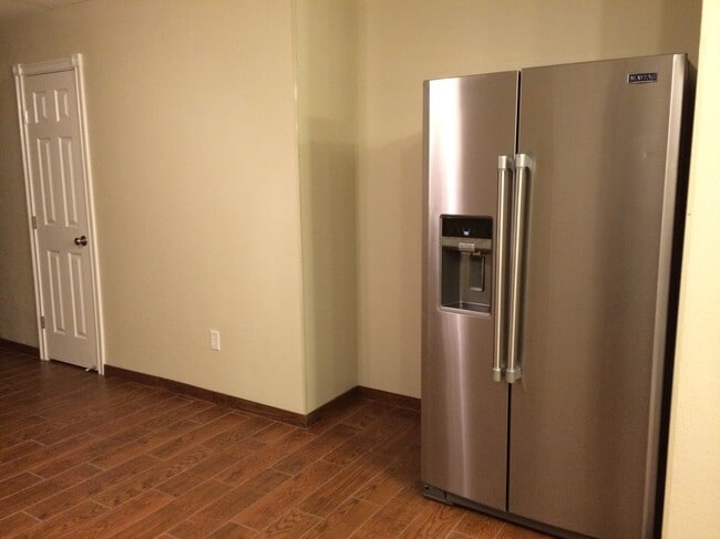 Building Photo - 6733 NW Compass Dr