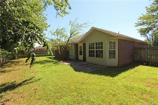 Building Photo - 2103 Bentonville