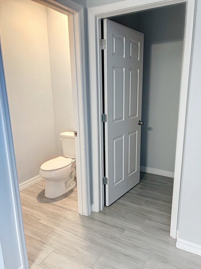 Building Photo - 469 Ogelthorpe Dr