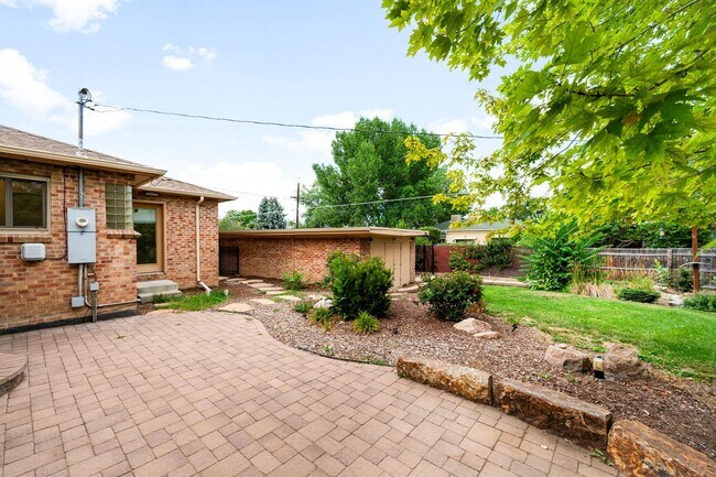 Building Photo - 4BD, 3BA Park Hill Home with Yard and 2-Car Garage