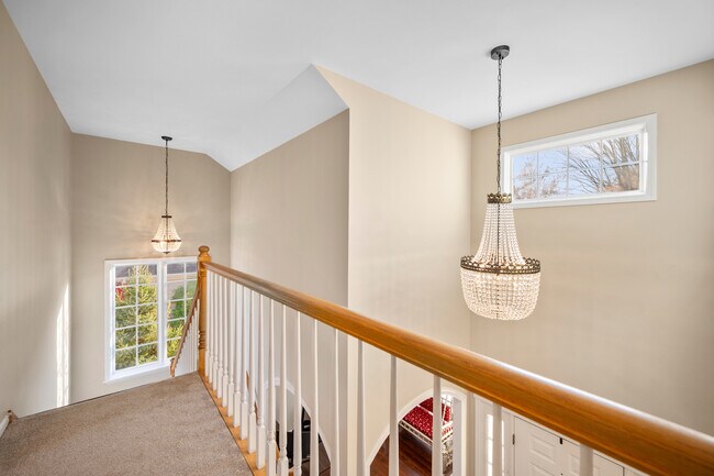 Building Photo - 142 N Dixon Dr