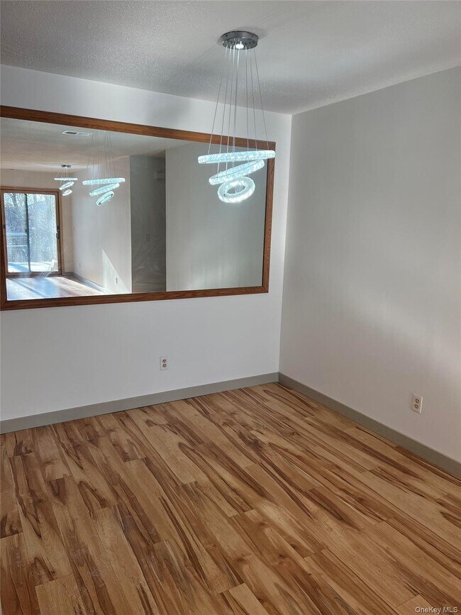 Building Photo - 1 Scenic Vw