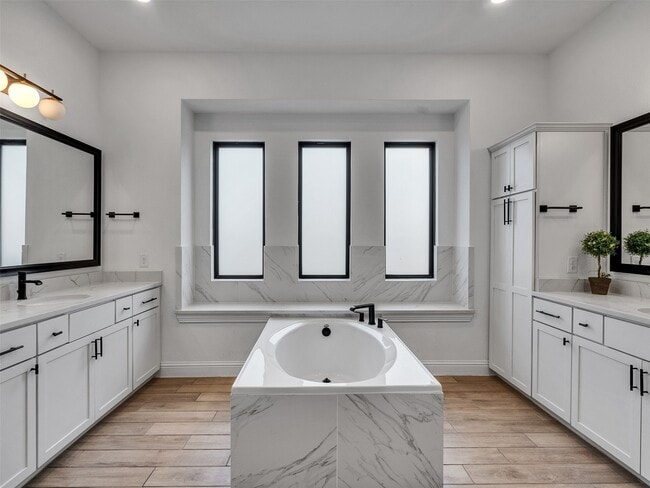 Building Photo - 913 Goose Creek St