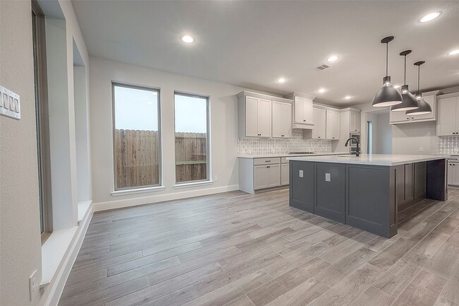 Building Photo - 5139 Albany Shores Ln