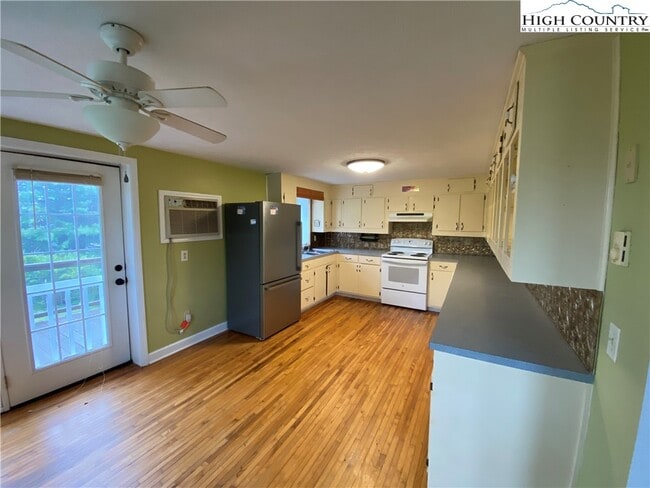Building Photo - 417 Will Vannoy Rd