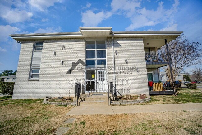 Building Photo - 613 Hillsboro Rd
