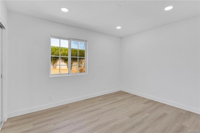 Building Photo - 348 W 83rd St