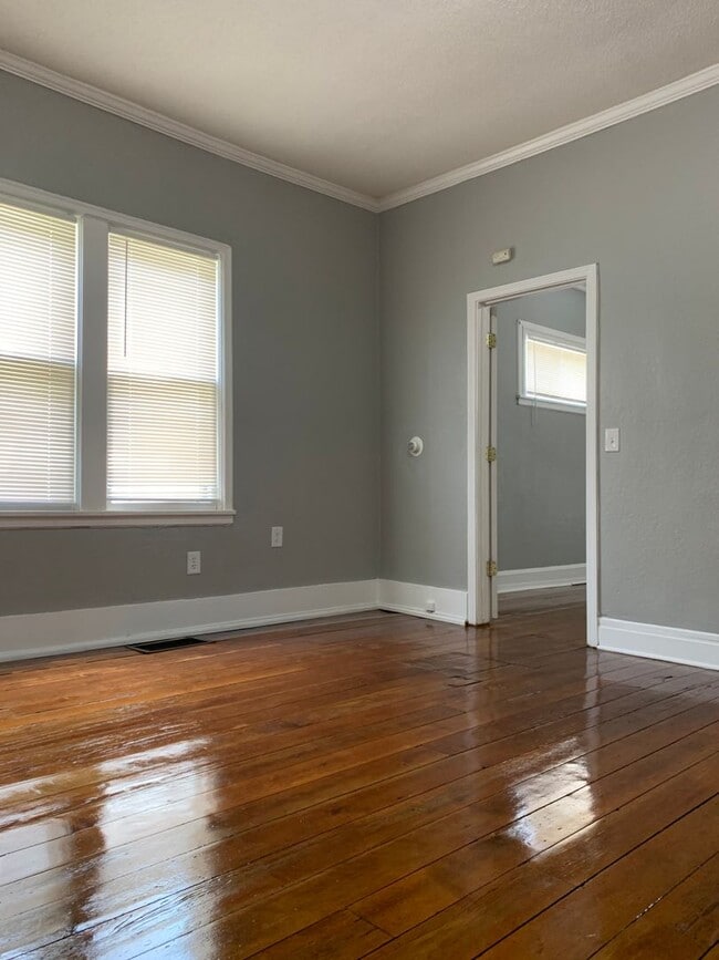 Building Photo - 1021 Hudson Rd