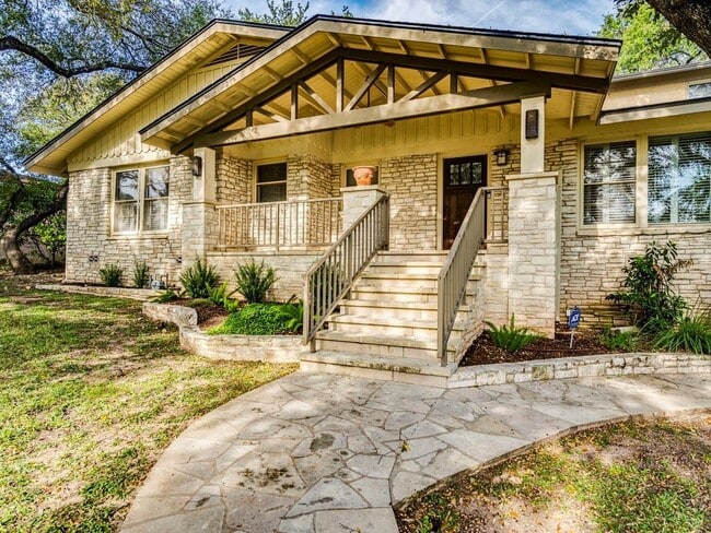 Building Photo - 404 Almarion Dr
