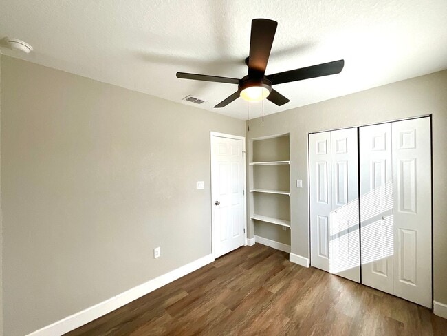 Building Photo - Modern Home With Covered Patio & Fenced Yard!