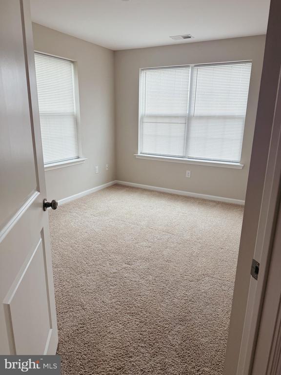 Building Photo - 1101 Hights Farm Rd N