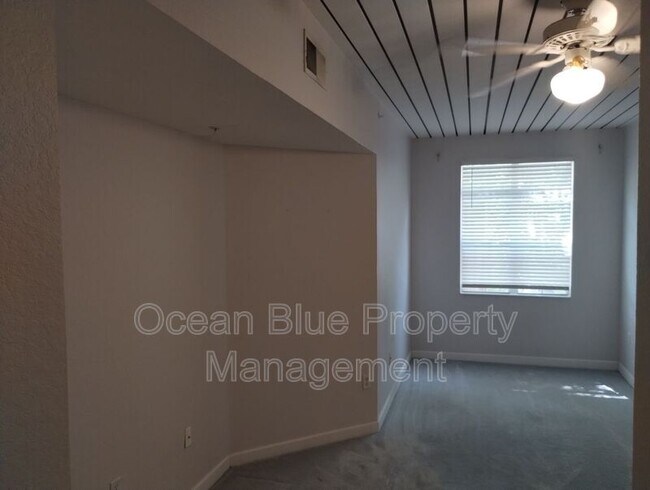 Building Photo - 520 S Armenia Ave