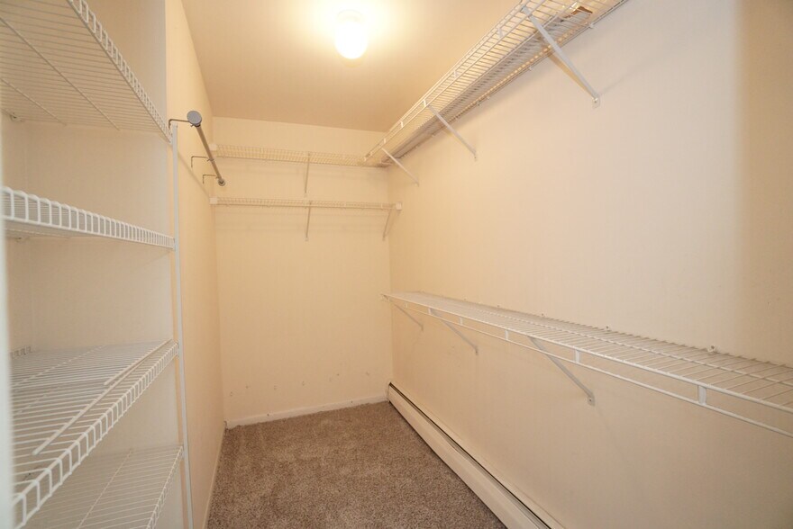 Walk-In Closet - 337 N Carter St