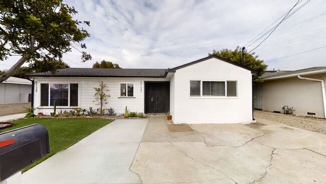 Building Photo - 5BD/2BA, Easy Walk to Campus!! (Lease out,...