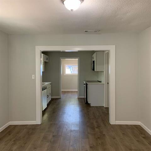 Building Photo - 507 E Heron St