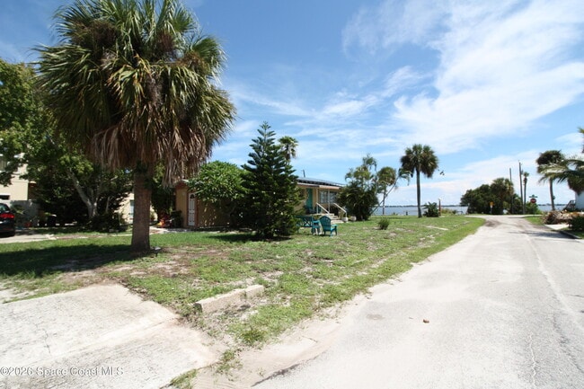 Building Photo - 2910 Riverview Dr