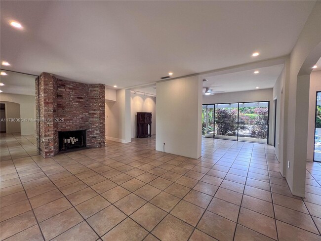 Building Photo - 500 Perugia Ave