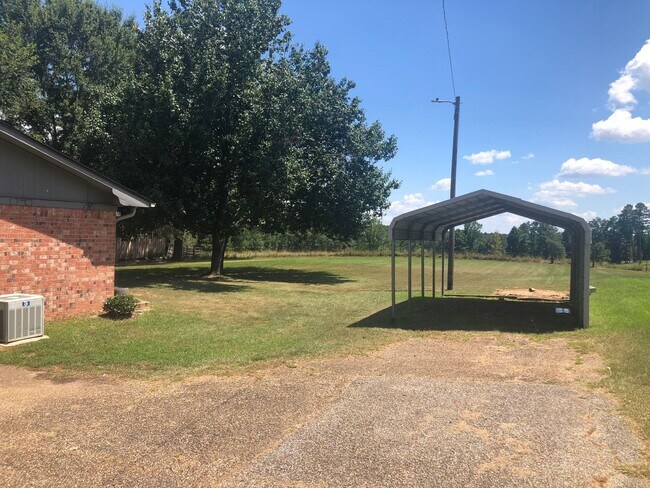 Building Photo - 2 Bedroom Single Family