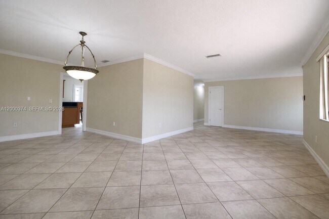 Building Photo - 6331 SW 94th Ave