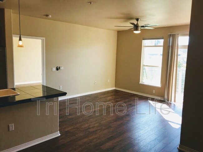 Building Photo - 10184 Park Meadows Dr