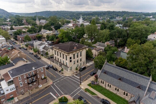 Building Photo - 71 N Main St
