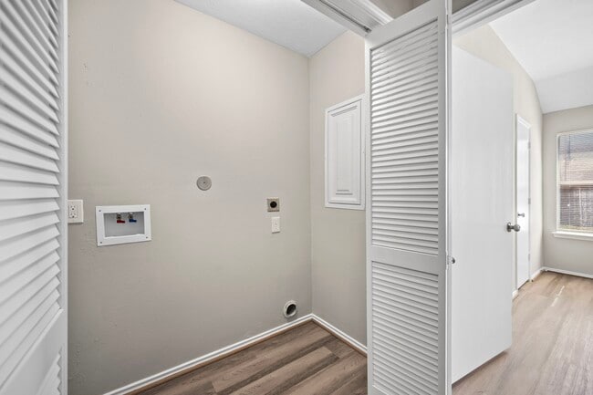 Building Photo - 8922 Aspen Trace Ln