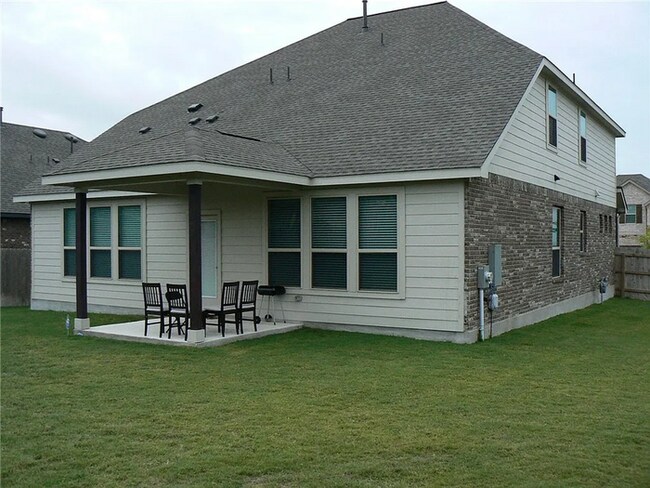 Building Photo - Coming Soon 4BR/2.5BA w/ Fenced Yard + Assigned Parking in Round Rock, TX