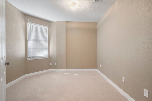Building Photo - Beautiful Avila 3/2 with preserve view!