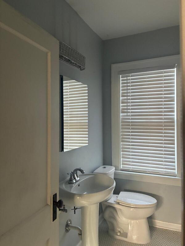 Building Photo - 766 N 1st St