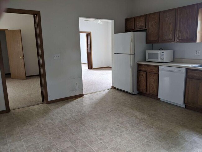 Building Photo - 912/914 E Jefferson St