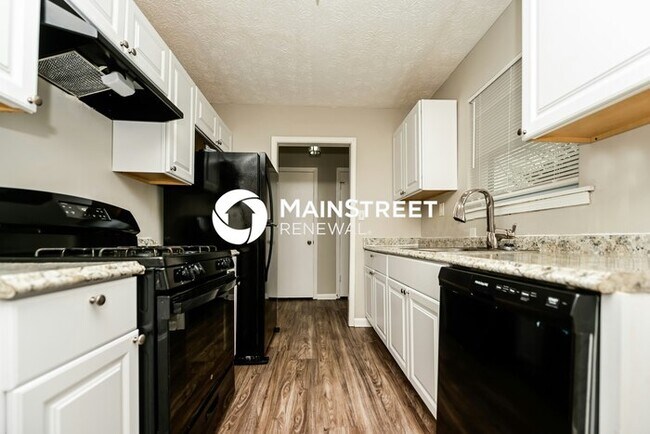 Building Photo - 3 Bedroom Pet-Friendly Home in Rex, GA with Main Street Renewal