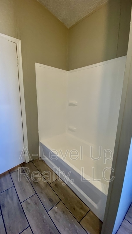 Building Photo - 307 W Lee St