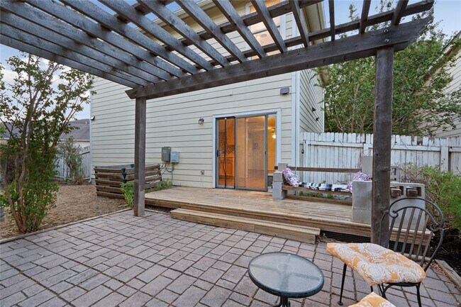 Building Photo - 8609 Claude Ct