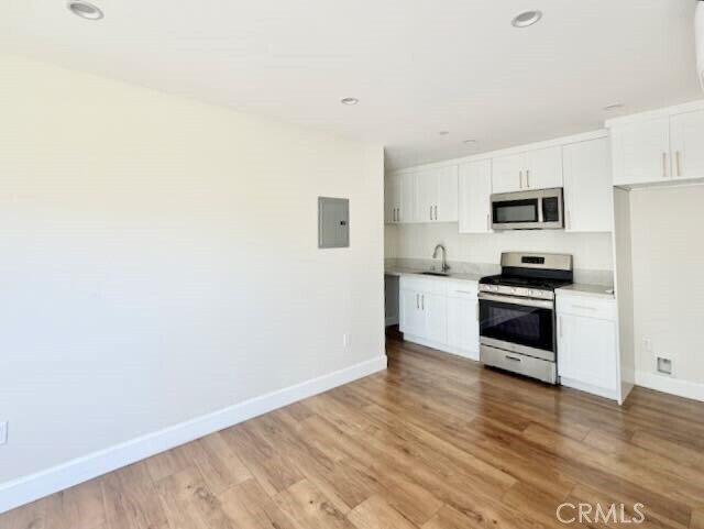 Building Photo - 227 E 84th St