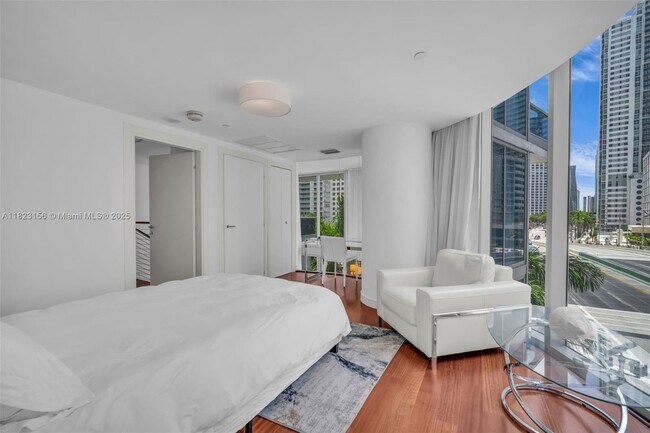 Building Photo - 200 Biscayne Blvd Way