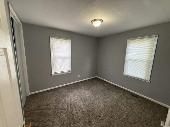 Building Photo - 3513 Dakota Ave