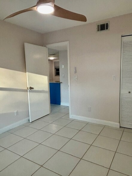 Building Photo - 680 W Osceola St