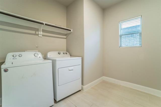 Building Photo - 3317 Evening View