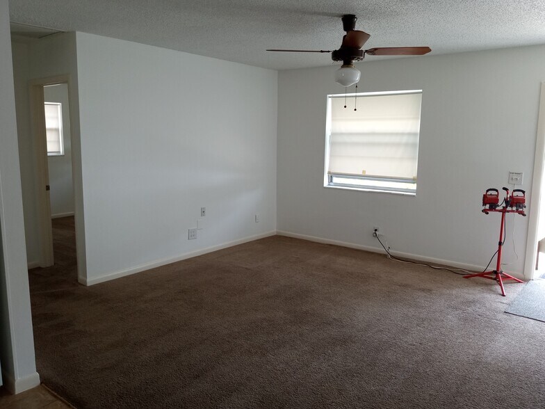 Building Photo - 231 Hibiscus St