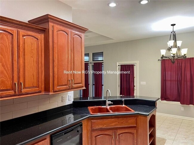 Building Photo - 20 La Vista Ave