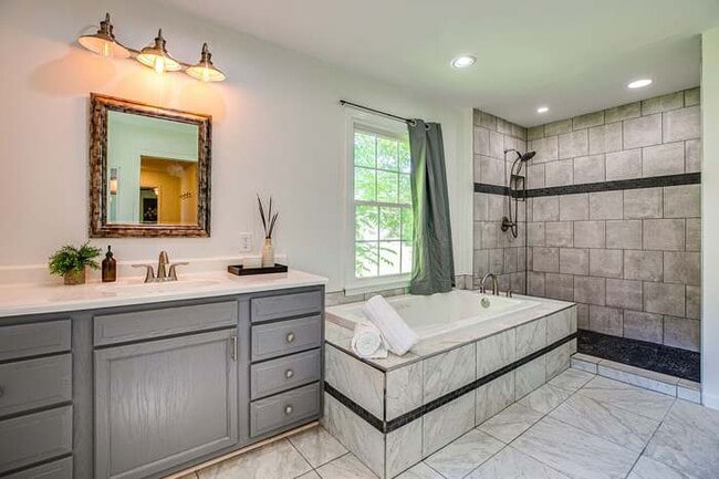 Building Photo - 3610 S Mt Juliet Rd