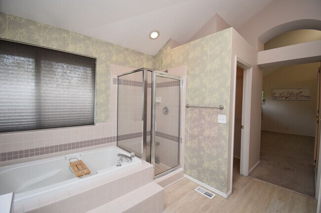 Building Photo - 2122 Rainbow Point Dr
