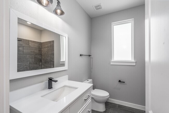 Building Photo - 8440 Berry Brush Ln