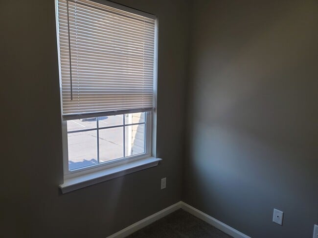 Building Photo - 3 Bedroom 2 1/2 bath Townhome for Rent in Waynesboro