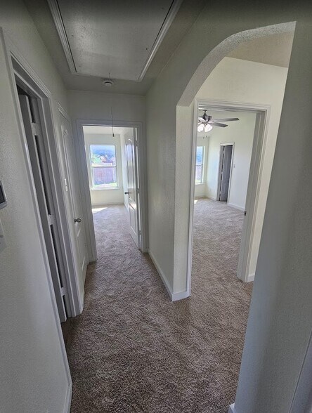 Building Photo - 10421 Trevino Ln