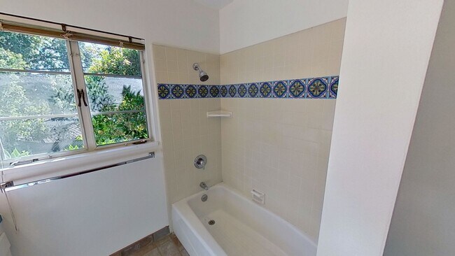 Building Photo - Spacious 2 bed / 2 bath San Roque Home! Peabody school district!