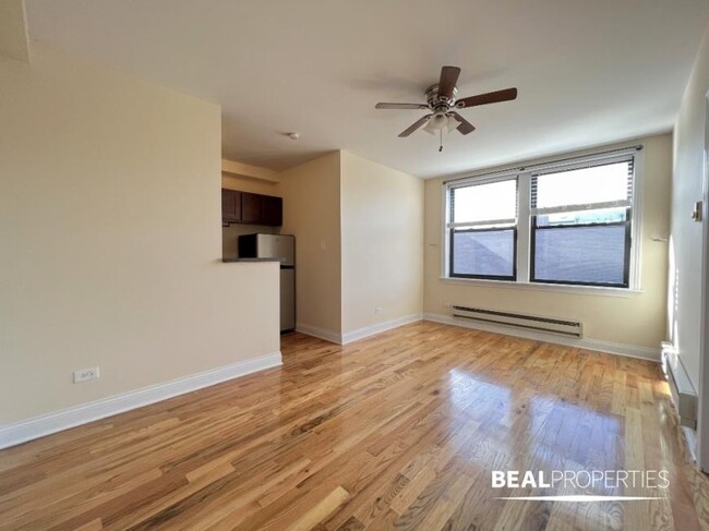Building Photo - 0 bedroom in CHICAGO IL 60614