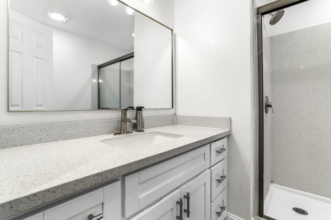 Guest Bathroom - 3290 Cabrillo Dr