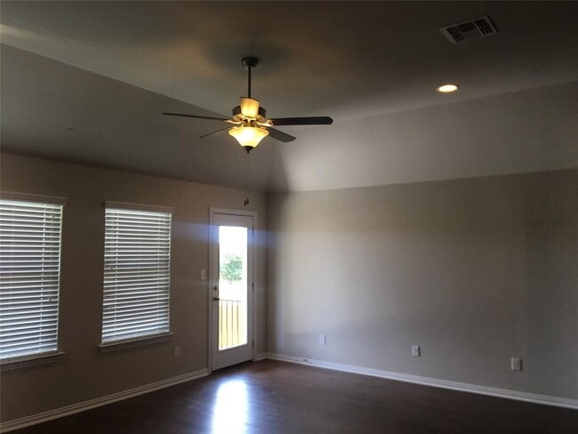 Building Photo - 2917 Diego Dr
