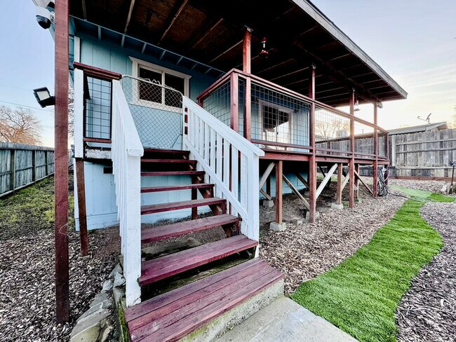 Building Photo - 16060 39th Ave